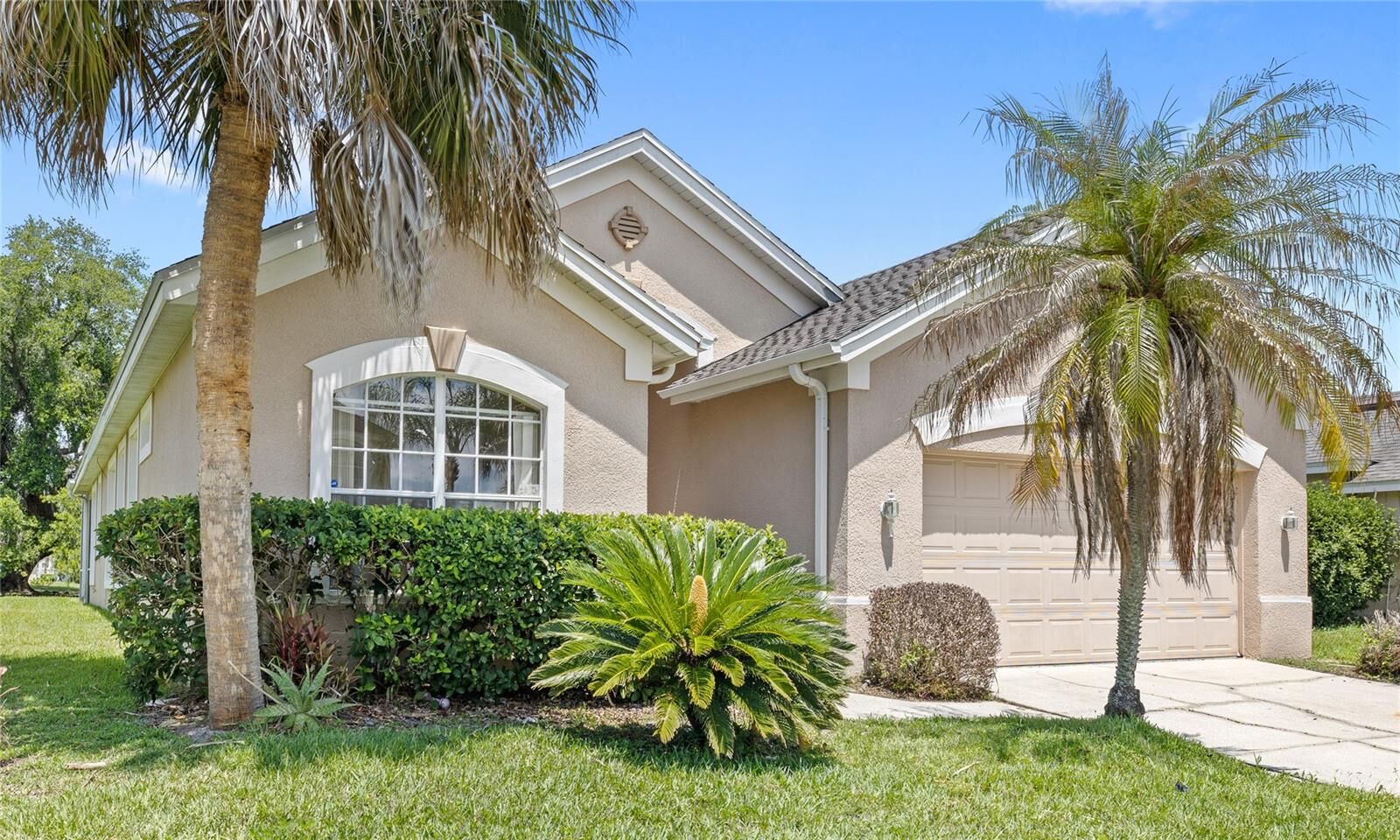 Property Photo:  1726 Golfview Drive  FL 34746 