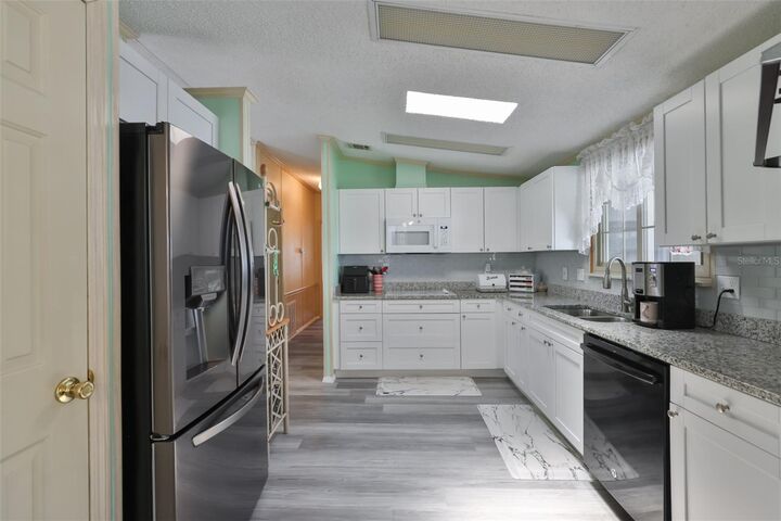 Property Photo:  192 S Port Royal Lane  FL 33572 