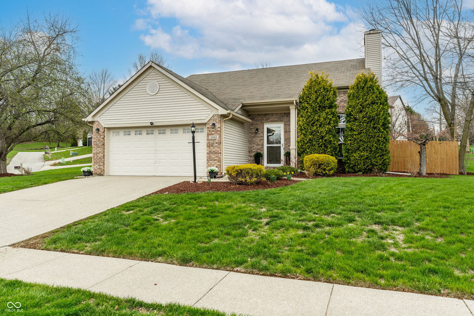 Property Photo: 9660 Overcrest Drive IN 46037