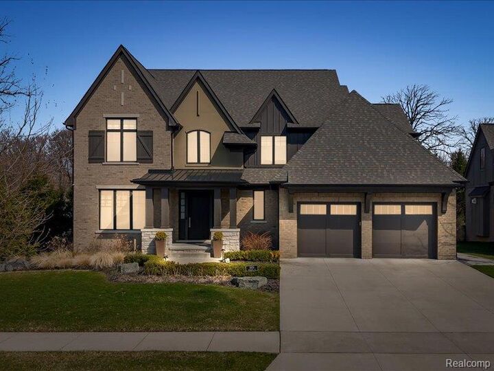 Property Photo:  3824 Poppleton Court  MI 48084 