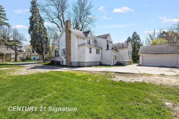 Property Photo:  1911 Lincoln Avenue  MI 48601 