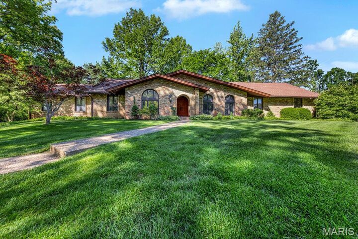 Property Photo:  1 Huntleigh Trails Lane  MO 63131 