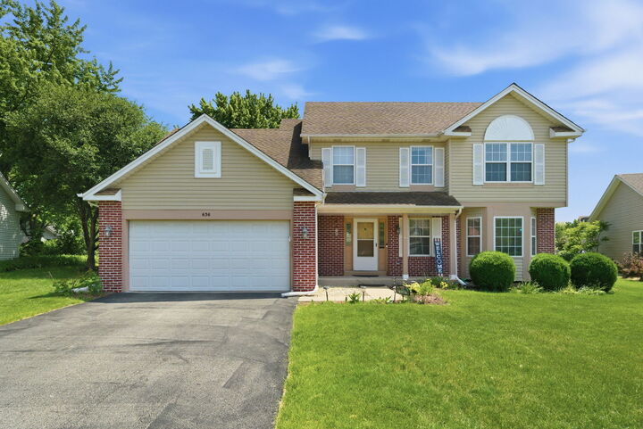 Property Photo:  636 Briarwood Lane  IL 60543 