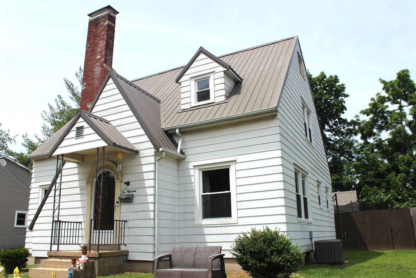 Property Photo:  