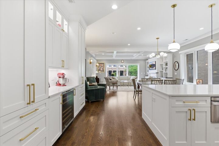 Property Photo:  1321 W Wrightwood Avenue 3  IL 60614 