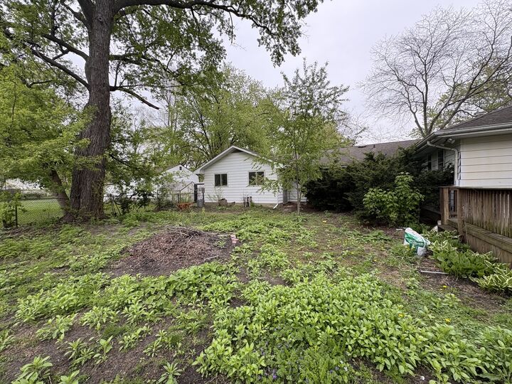 Property Photo:  337 Maplewood Drive  IL 60051 