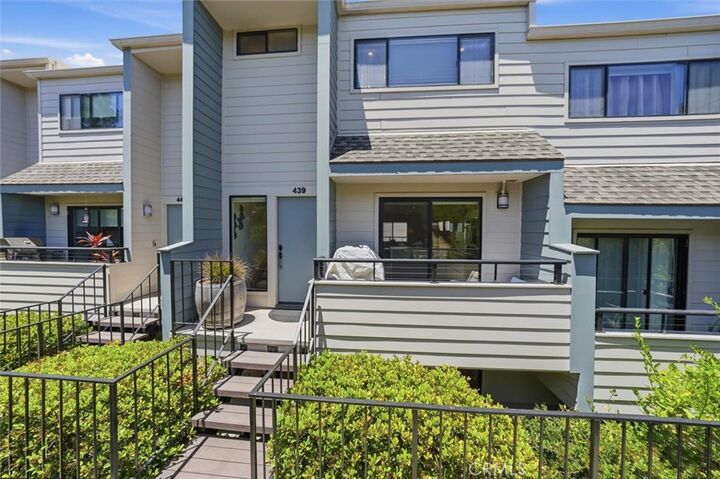 Property Photo:  439 Camino De Las Colinas  CA 90277 