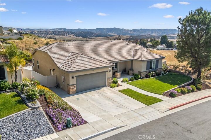 Property Photo:  402 Buena Mesa Dr  CA 92320 