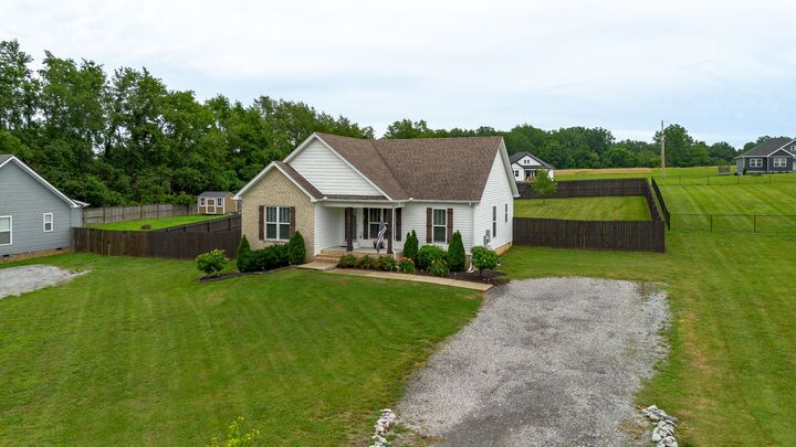 Property Photo:  291 Dorris Rd  TN 37148 