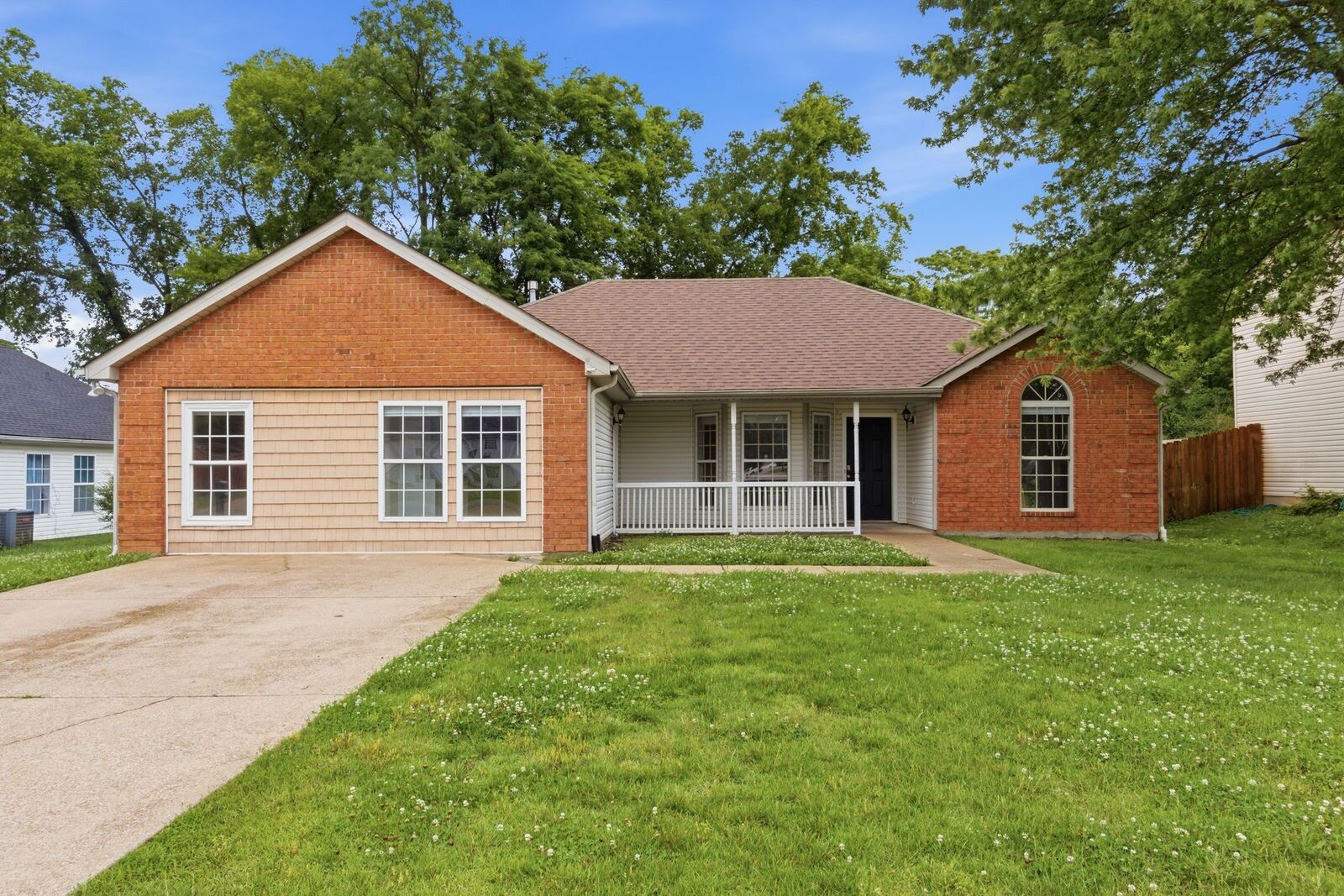Property Photo: 2130 Spring Hill Cir TN 37174
