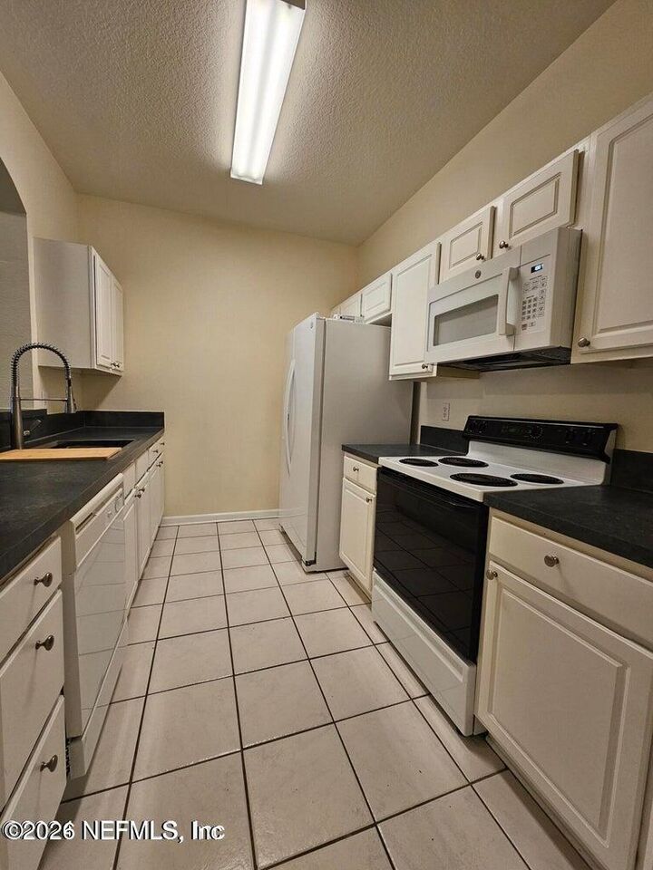 Property Photo:  10550 Baymeadows Road 829  FL 32256 
