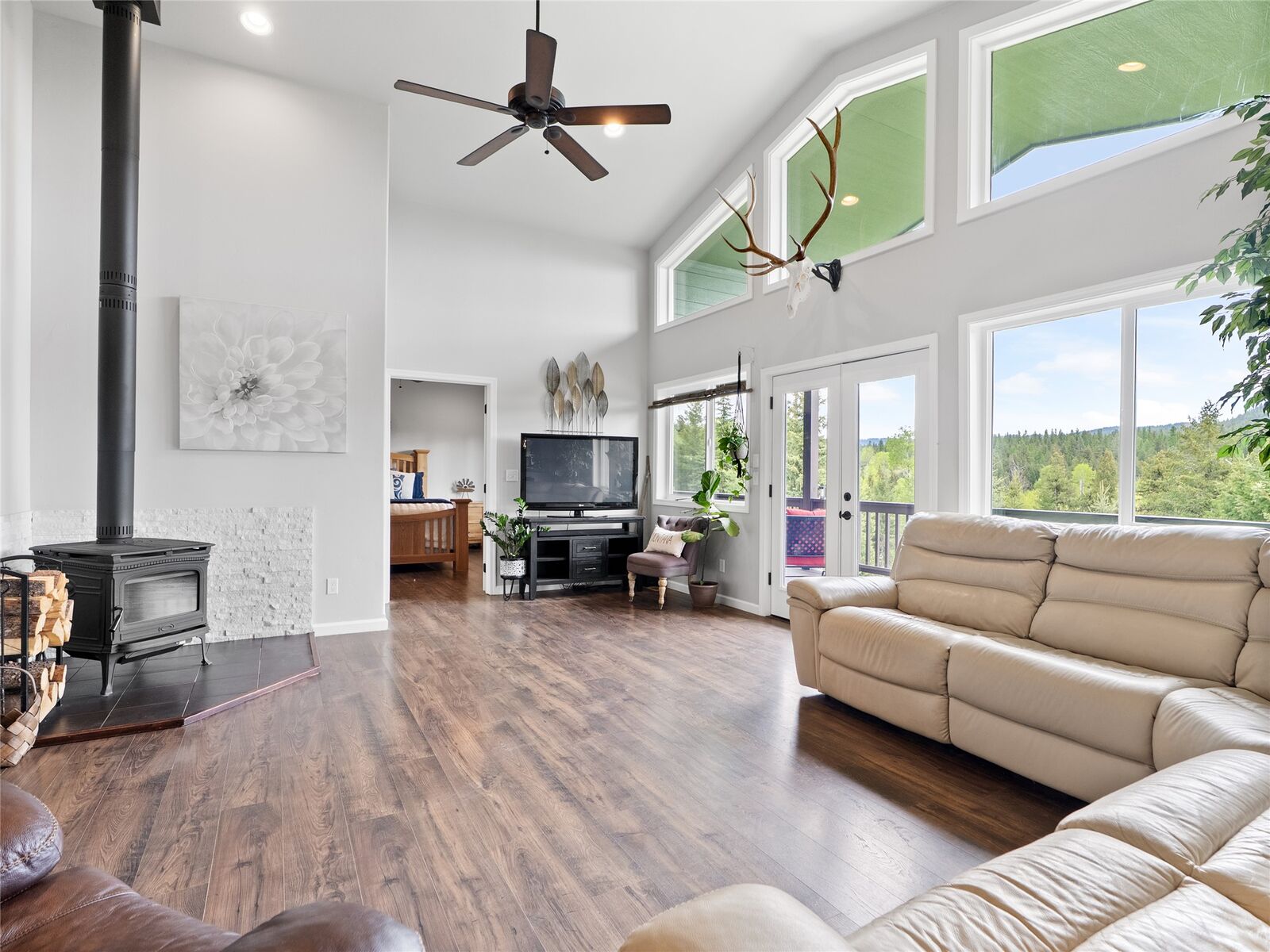 Property Photo: 100 Prosperity Place MT 59920