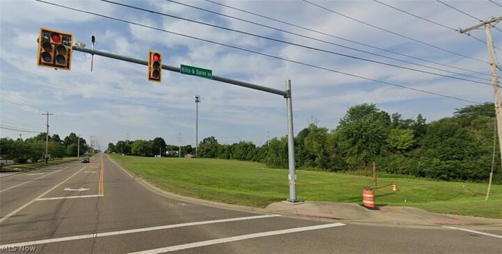 Property Photo: 2937 Woodlawn Avenue NW OH 44708