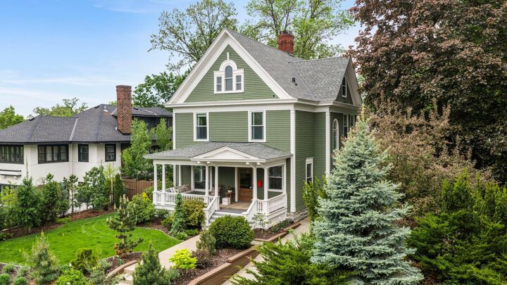 Property Photo:  1930 Girard Avenue S  MN 55403 