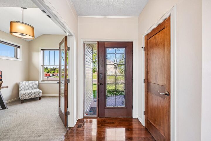 Property Photo:  643 Parkside Court  MN 55123 