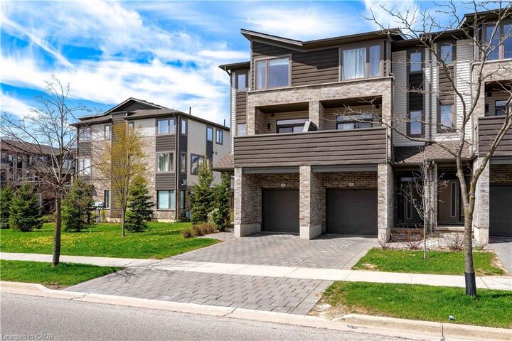 Property Photo:  2060 Meadowgate Boulevard  ON N6M 0H5 