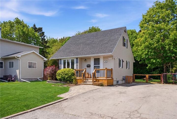 Property Photo:  261 Andrew Street  ON L3Y 1H1 
