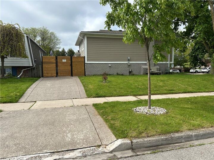 Property Photo:  4258 Longmoor Avenue Lower  ON L7L 4Z9 