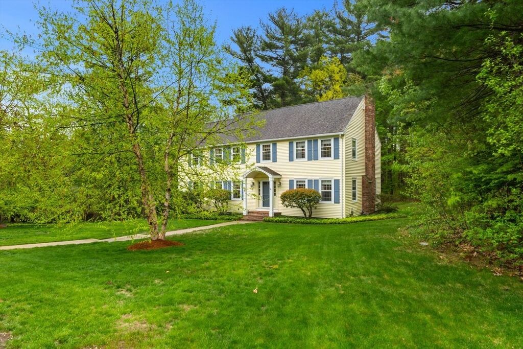 Property Photo: 13 Laconia Cir MA 01845