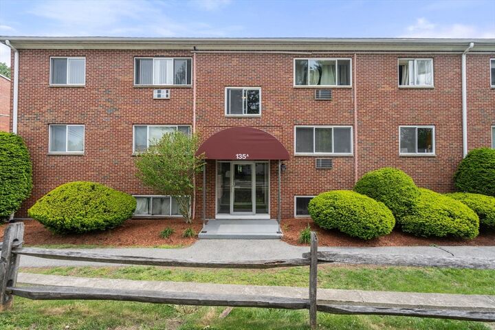 Property Photo:  135 Winthrop St 4A  MA 01702 