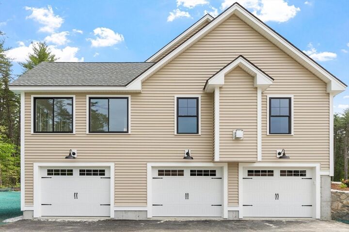 Property Photo:  16 Unkety Brook Way  MA 01827 
