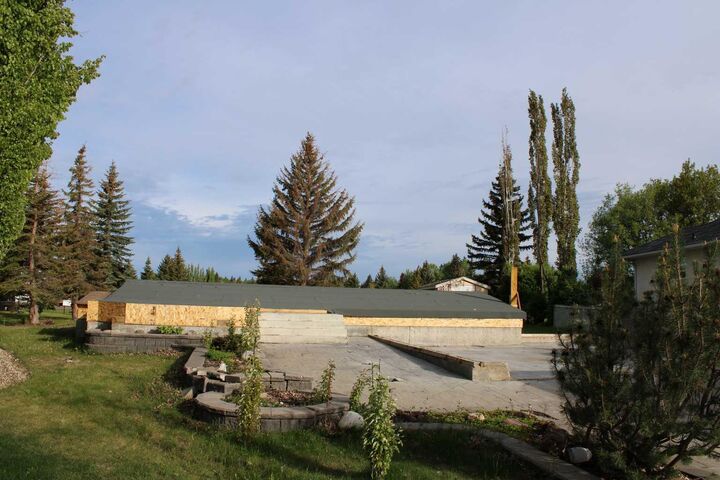 Property Photo:  4902 Putter Close  AB T8W 2G5 