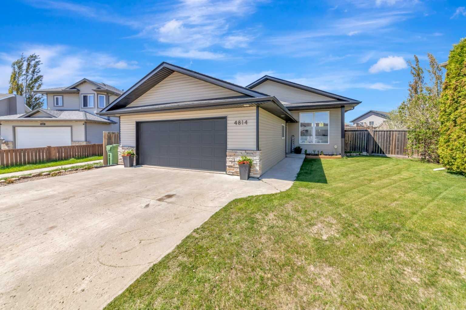 Property Photo:  4814 16 Street  SK S9V 0V6 