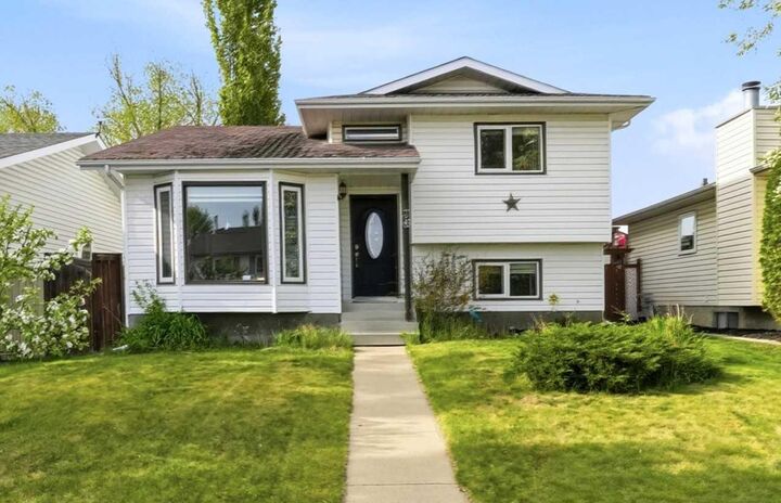 Property Photo: 76 Dixon Crescent AB T4R 2H5