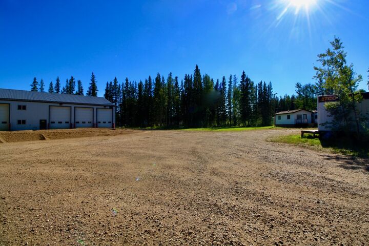953 Bear Paw Crescent — photo 1