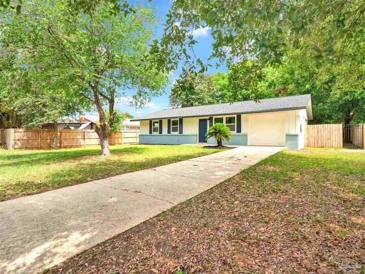 Property Photo: 4200 E Johnson Ave FL 32514