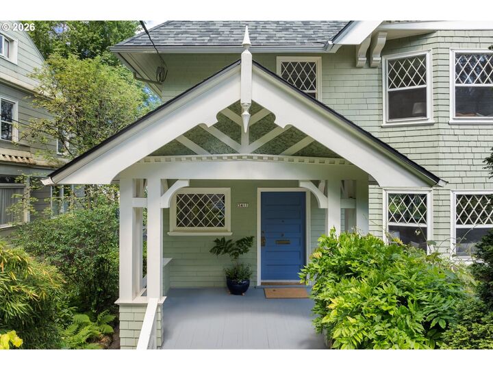 Property Photo:  3411 NW Thurman St  OR 97210 