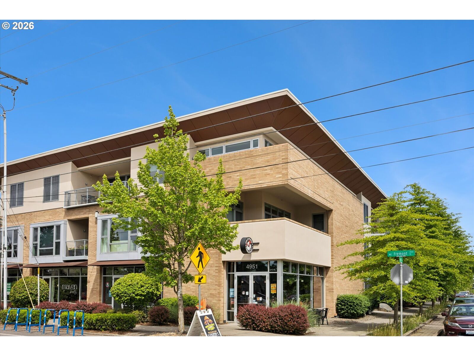 Property Photo:  3525 NE 50th Ave 303  OR 97213 