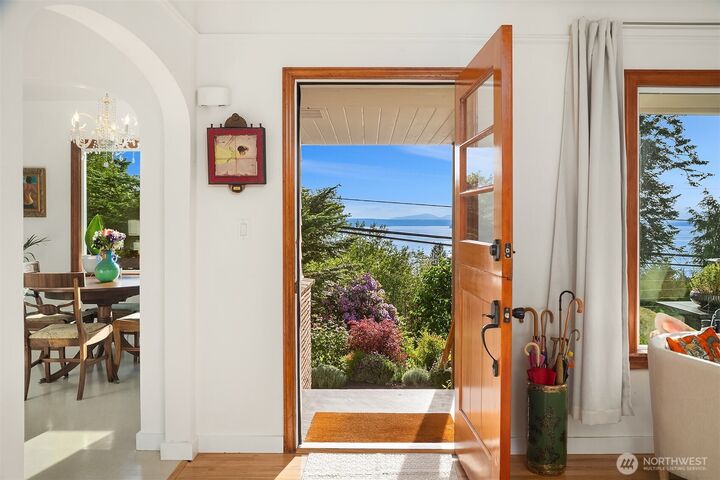 Property Photo:  9326  California Avenue SW  WA 98136 
