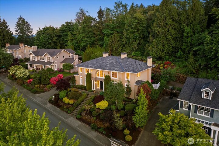 Property Photo:  23115 SE 44th Street  WA 98075 