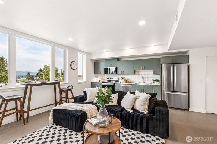 Property Photo:  5819  Phinney Avenue N 405  WA 98103 