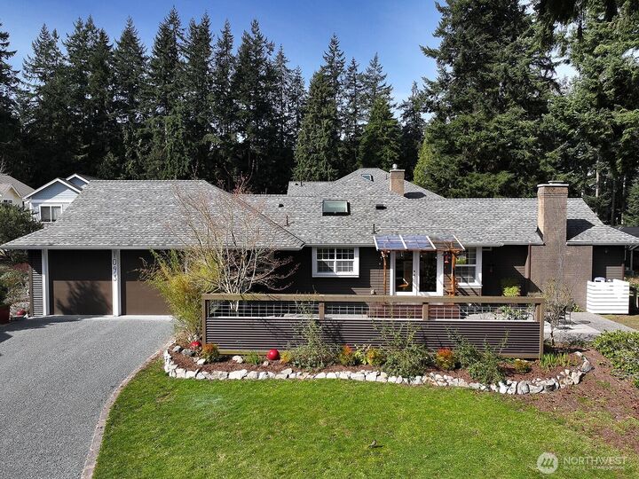 Property Photo:  1093  Village Loop  WA 98260 