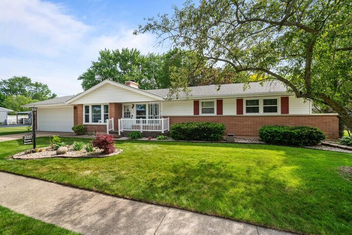 Property Photo:  2227 Exeter Avenue  IL 61111 