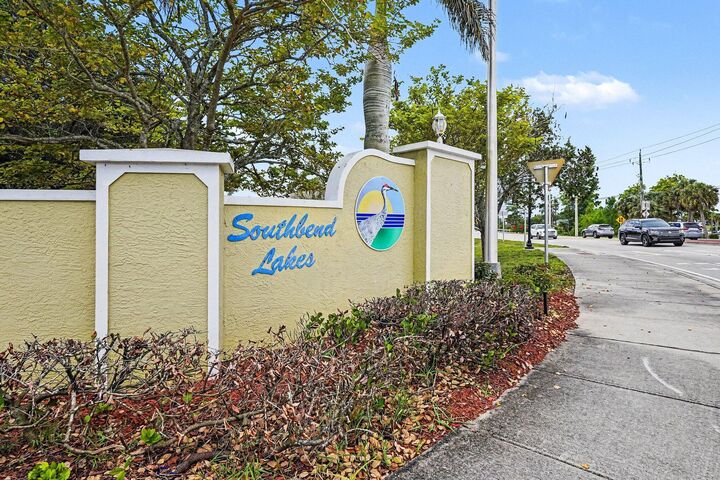 Property Photo:  3306 SE Ford Lane SE  FL 34984 