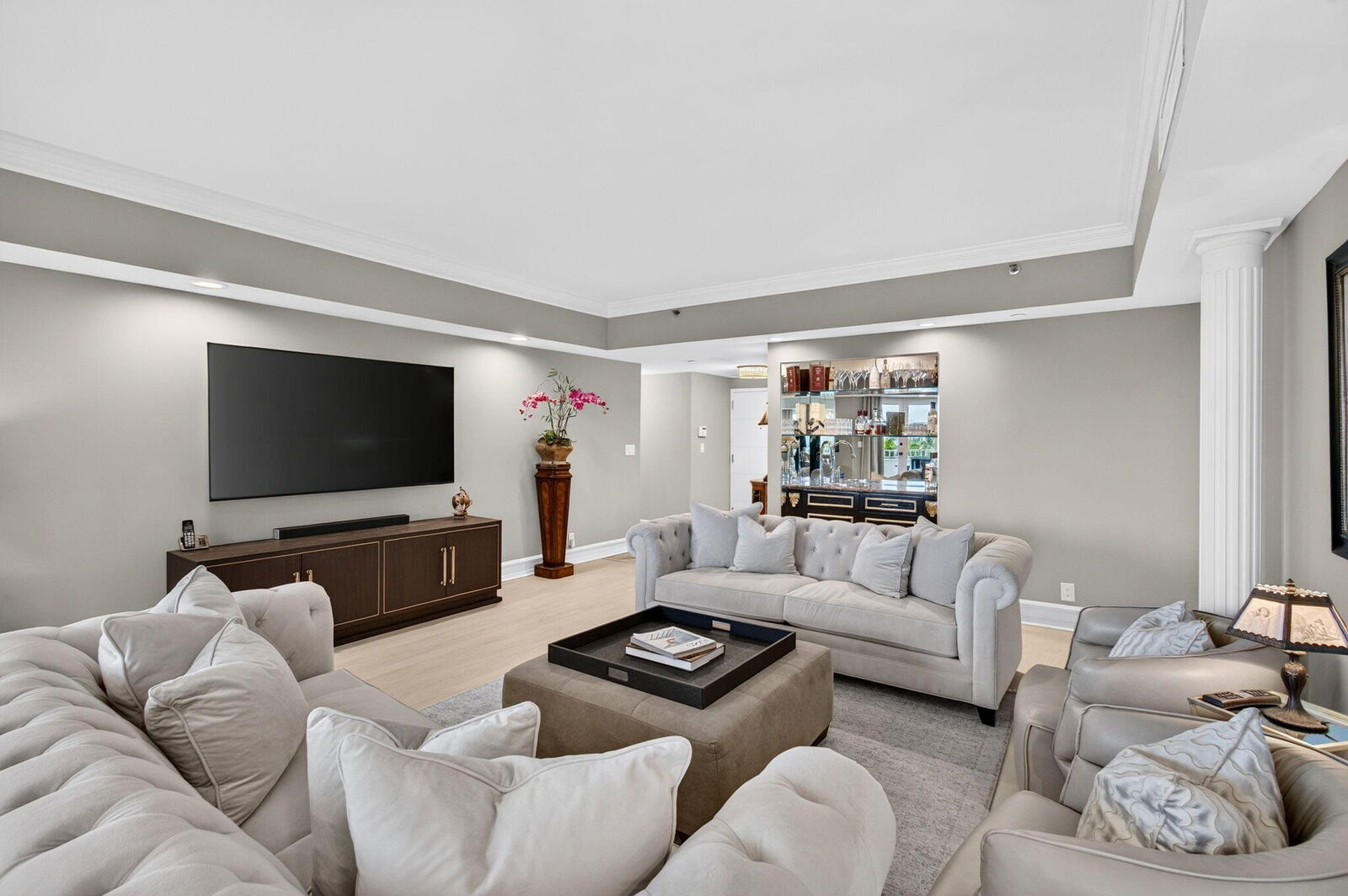 Property Photo:  300 SE 5th Avenue 6160  FL 33432 
