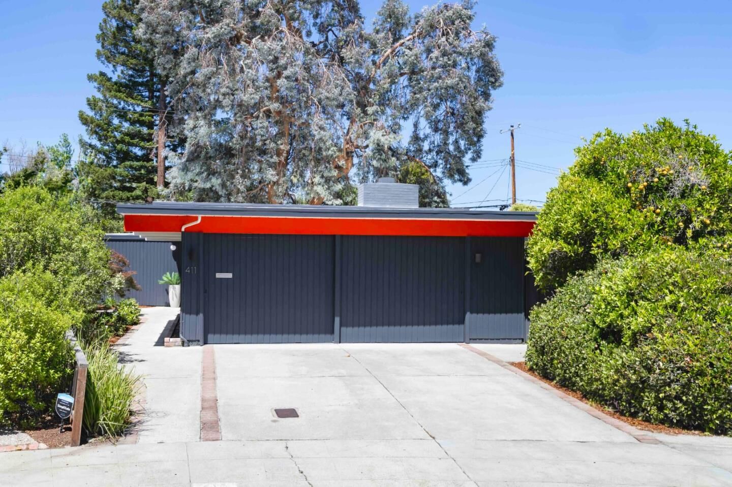 Property Photo:  411 Adobe Place  CA 94306 