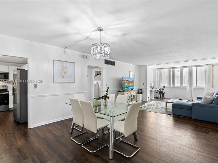 Property Photo:  5005 Collins Ave 222  FL 33140 