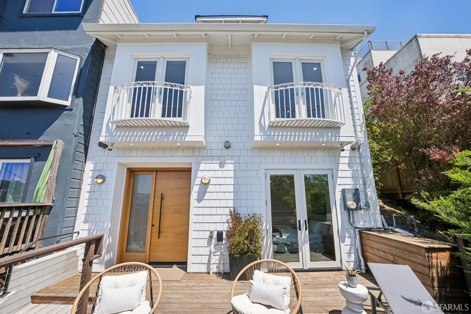 Property Photo:  731 Noe Street  CA 94114 