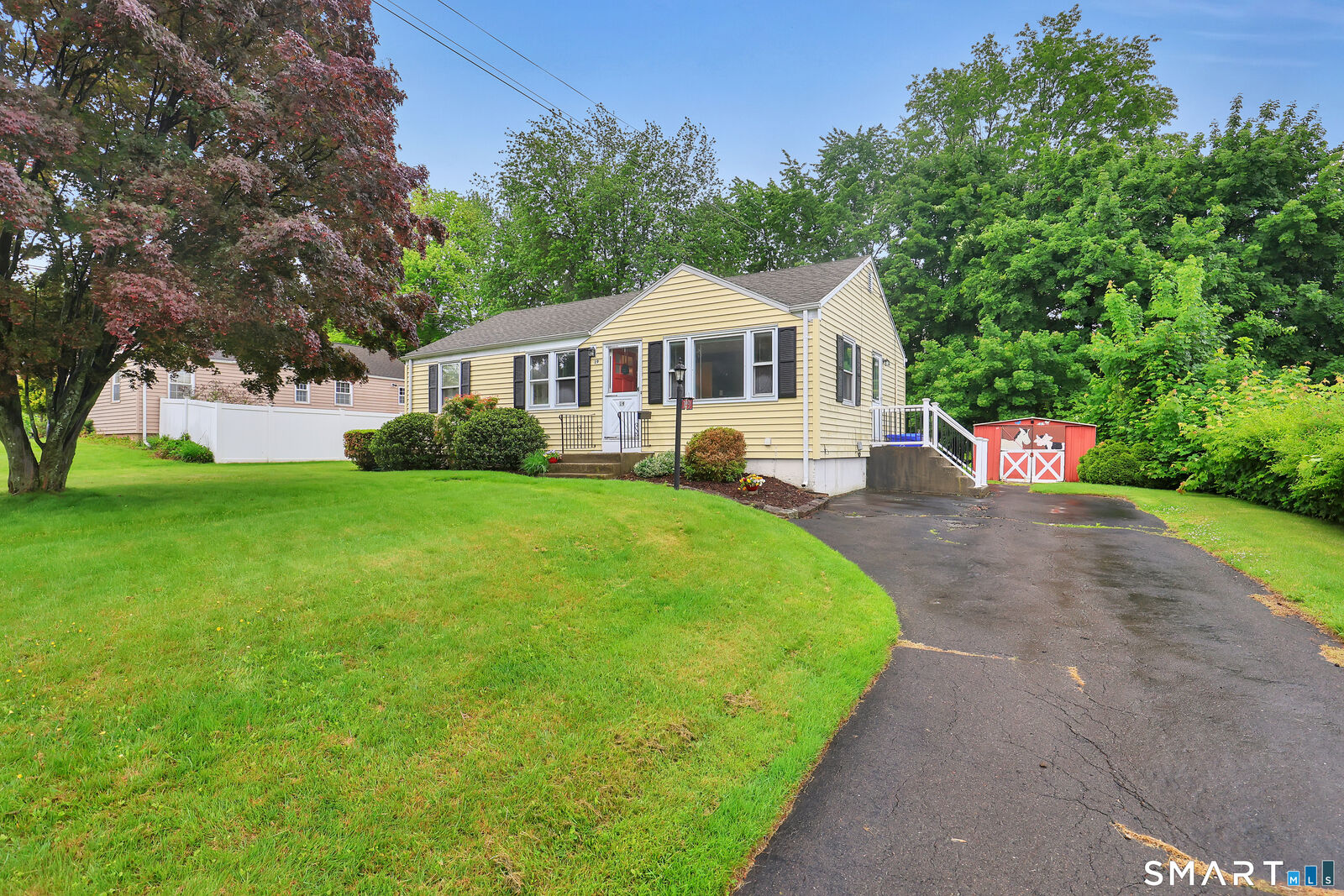 Property Photo: 19 Litchfield Place CT 06067