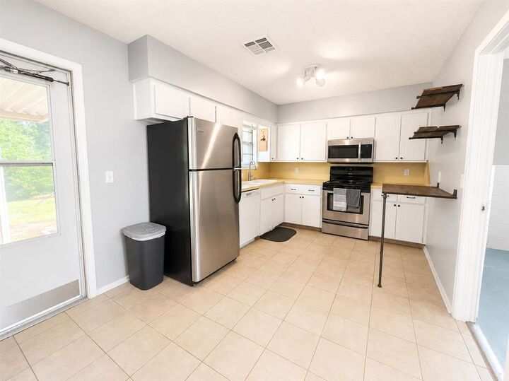 Property Photo:  2724 N Park Drive  OK 74075 