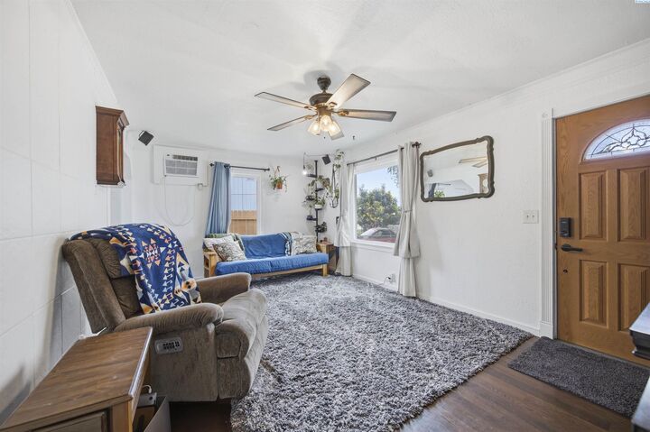 Property Photo:  716 E 5th Ave  WA 99336 