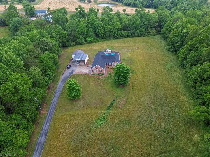Property Photo: 3127 Yorkshire Lane NC 27011
