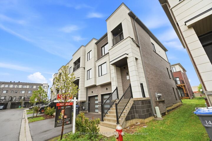 12 Heathrow Lane — photo 1