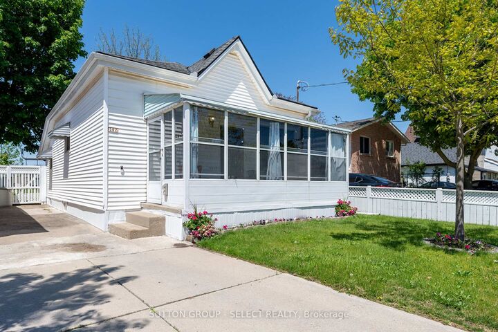 Property Photo: 582 Hill Street ON N6B 1G1