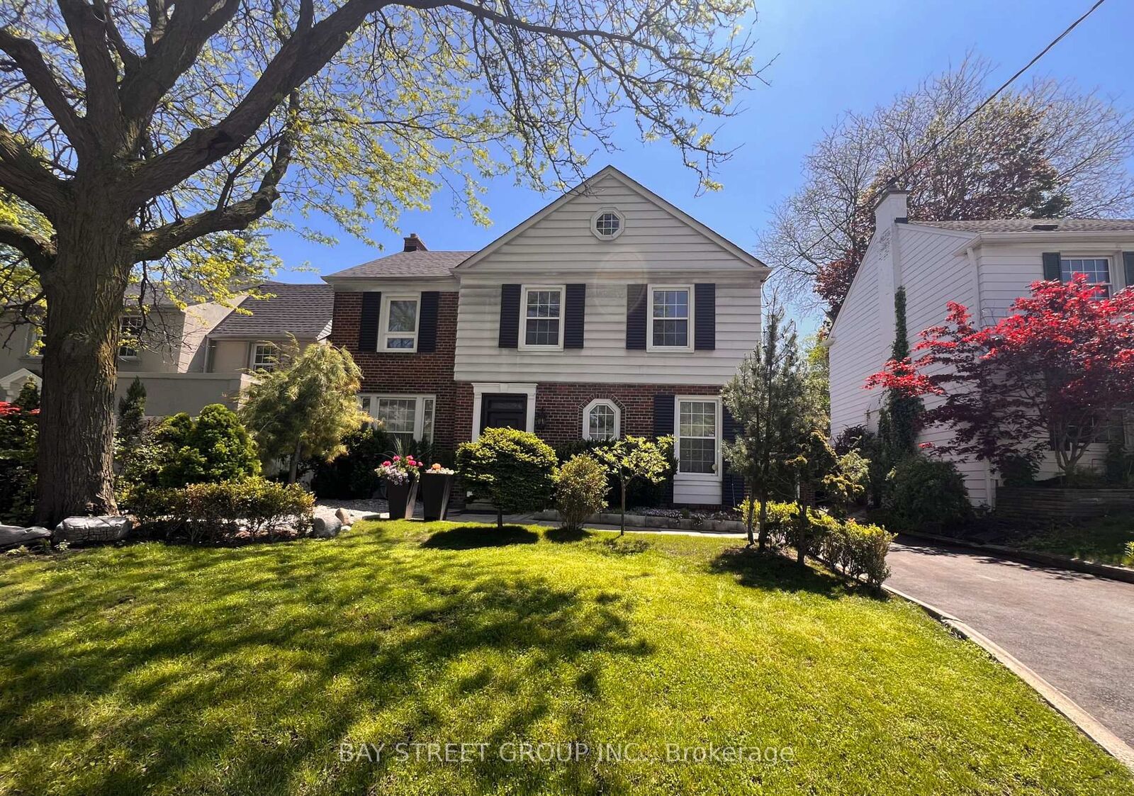 Property Photo: 277 Lawrence Avenue E ON M4N 1T6