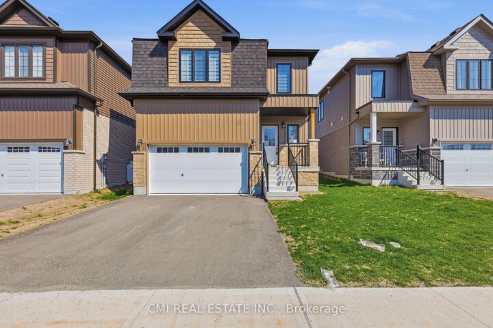 Property Photo: 20 Hillcroft Way ON K0M 1A0